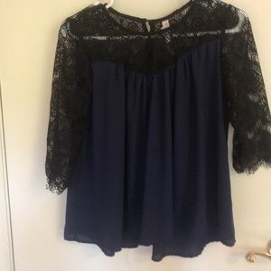 Quarter Sleeve Flowy Shirt